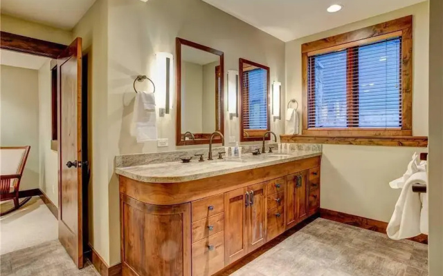 Aspen Hollow #2 5 Bedroom Condo