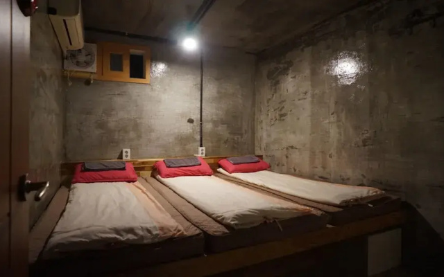 Guesthouse H