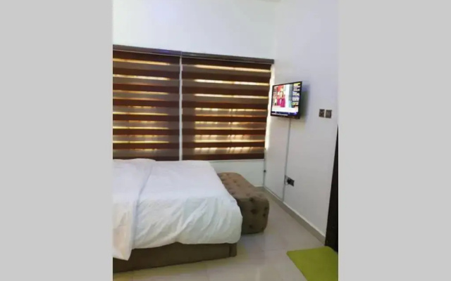 Well furnished and spacious 2 bedroom apartment