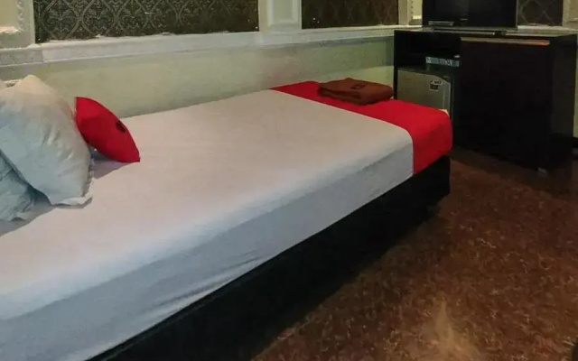 RedDoorz Plus near Simpang Tiga Tritayasa Cilegon