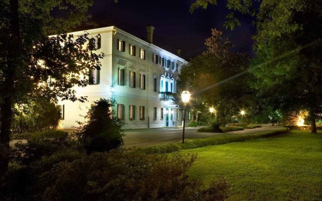 Отель Villa Revedin вид на фасад