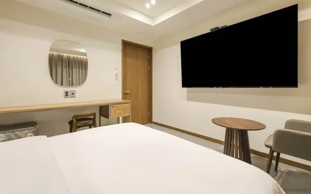 Rampart Hotel