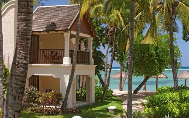 Отель Hilton Mauritius Resort & Spa Маврикий, Флик-ан-Флак - 1 отзыв об отеле, цены и фото номеров - забронировать отель Hilton Mauritius Resort & Spa онлайн вид на фасад