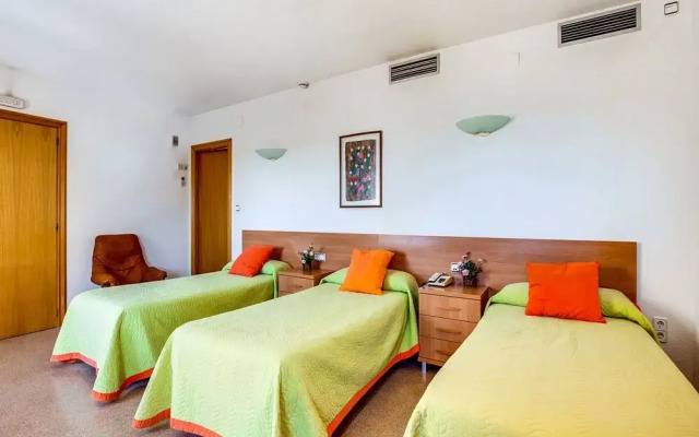 Hotel Blanc i Negre by OYO Rooms