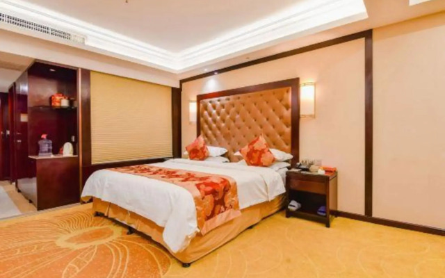 LANOU INTERNATIONAL Hotel (Nanyang Zhenping Station Shifosi Jade Carving)