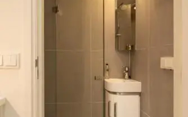 Luxury Flower Market Apartment