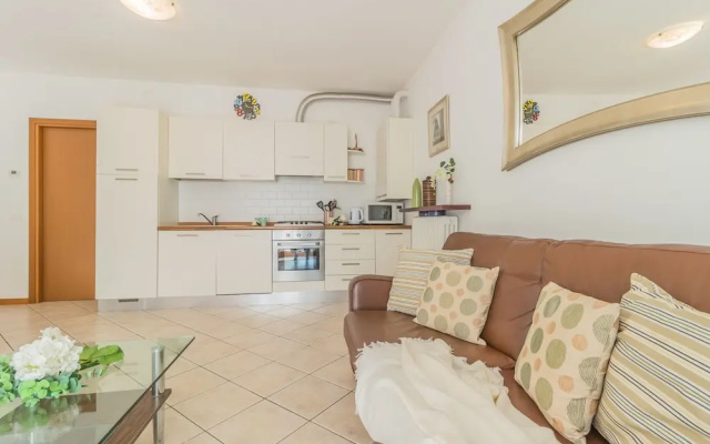 Golden View Apartment