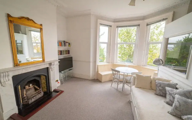 Beautiful One Bedroom Georgian Apartment