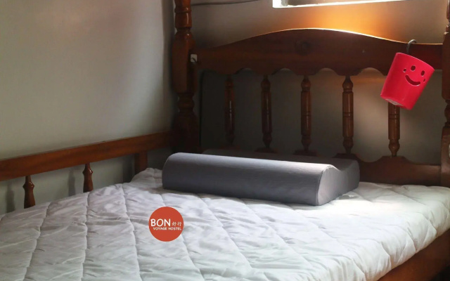 Bon Voyage Hostel