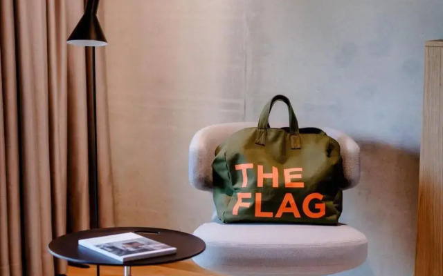 THE FLAG West M.