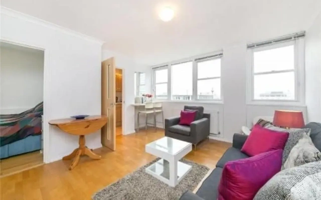 Piccadilly Holiday Apartment
