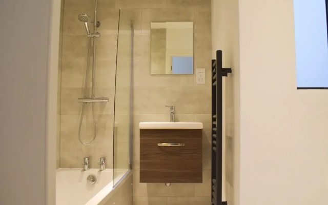 Two Bedroom Flat in London
