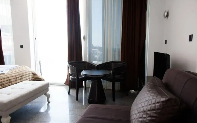 Hotel Senator