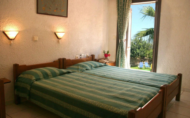 Iliostasi Beach Apartments