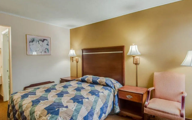Rodeway Inn Civic Center Roanoke
