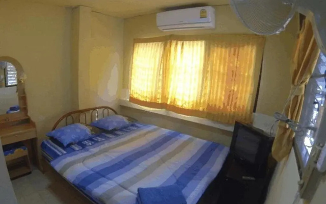 Nuan Cofe & Guesthouse