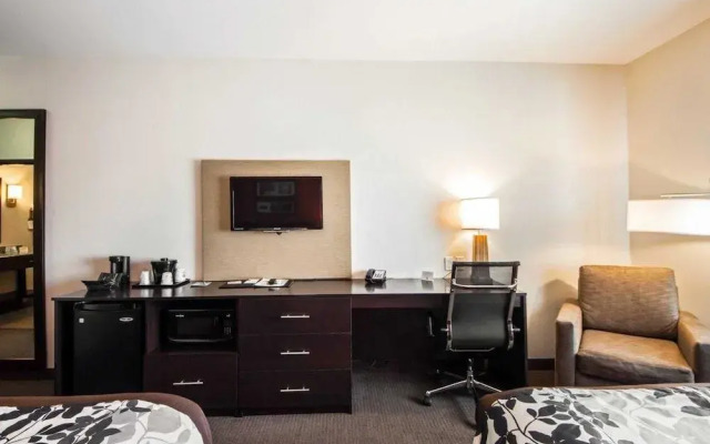 Sleep Inn & Suites Hennessey North