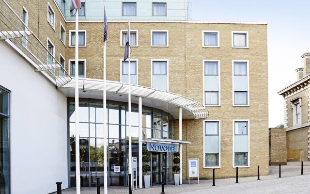 Отель Novotel London Greenwich вид на фасад