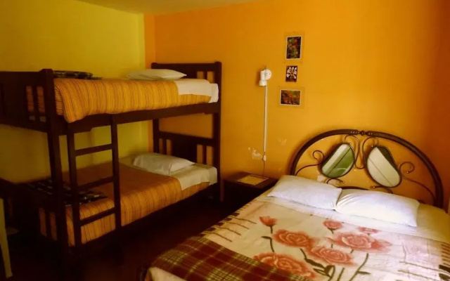 El Manzano Hostel