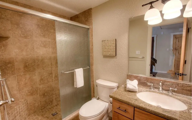 Snowshoe Chalet by Lake Tahoe Accommodations