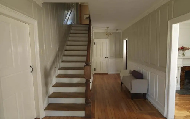 Bellows Walpole Inn