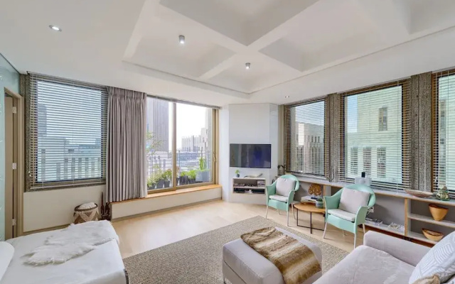 1101 Cartwright
