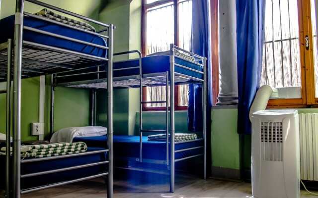 Hostel Santa Monaca вид на фасад