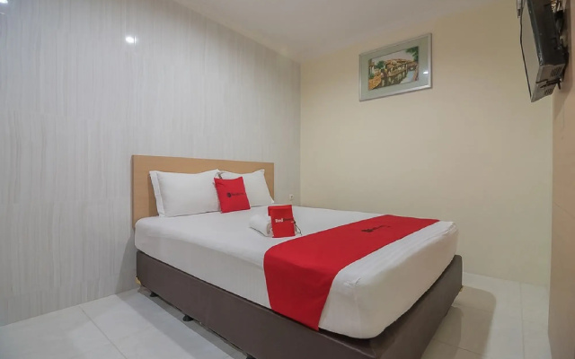 RedDoorz near MT Haryono Semarang