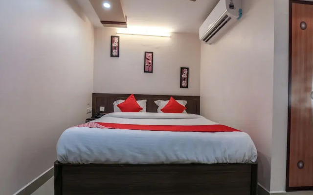 OYO 14126 Vizag Grand