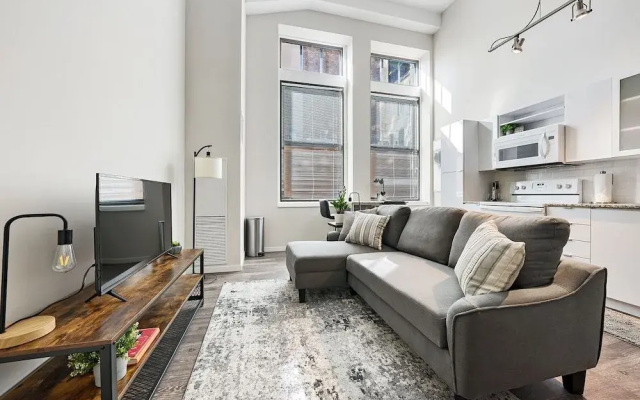 Cincinnati City Club Apartments by Airriva