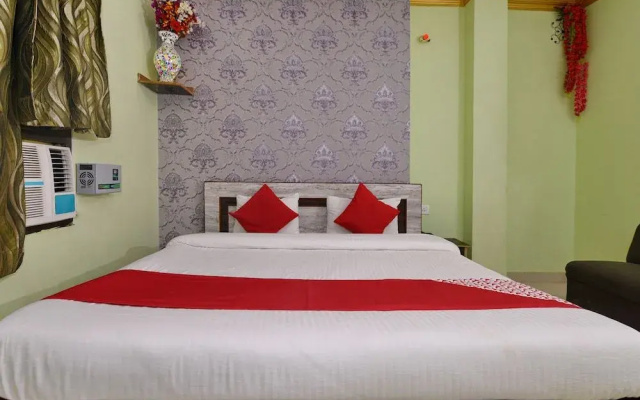 OYO 13588 Mahaveer International