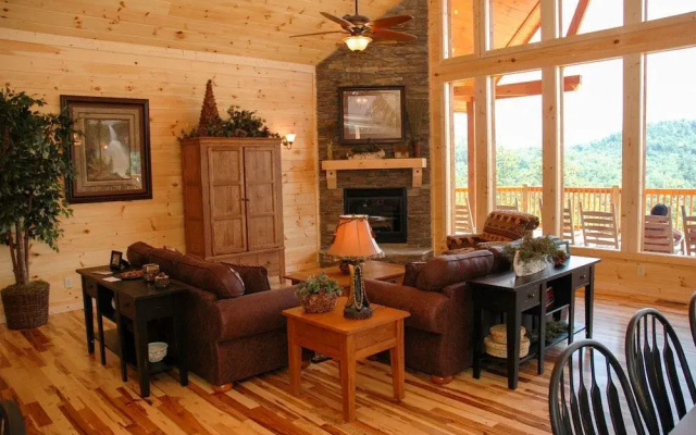 Brookstone Lodge - 6 Br Cabin