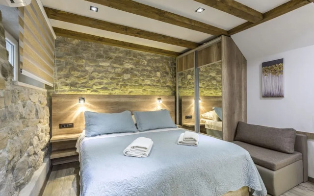 Reval Luxury Stone House Apartments