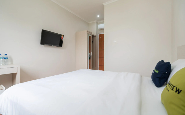 Urbanview Hotel Syariah DJ Gading Serpong