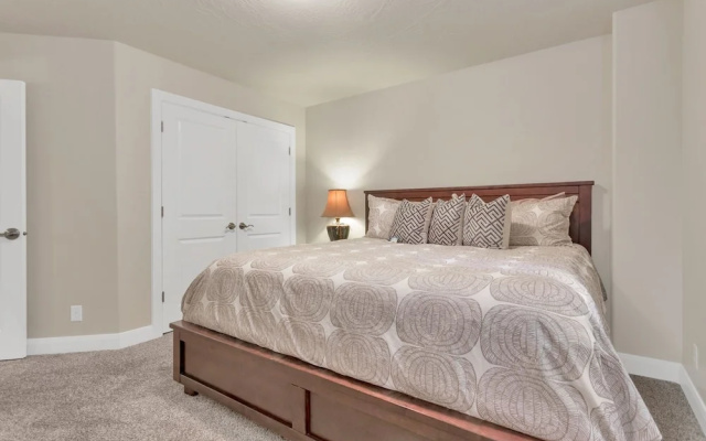 The Escape 4 Bedroom Apts