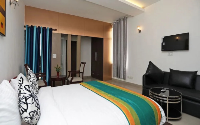 OYO 11872 Heaven Inn