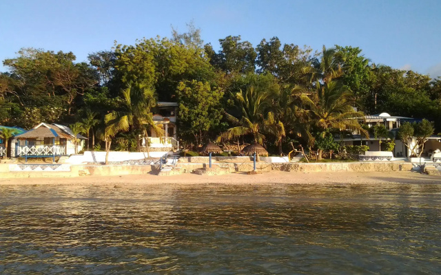 Casa de la Playa Beach Resort