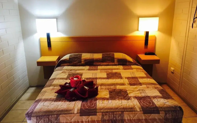 Tom Price Motel