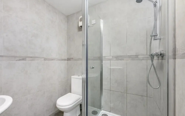 New Modern Apartment