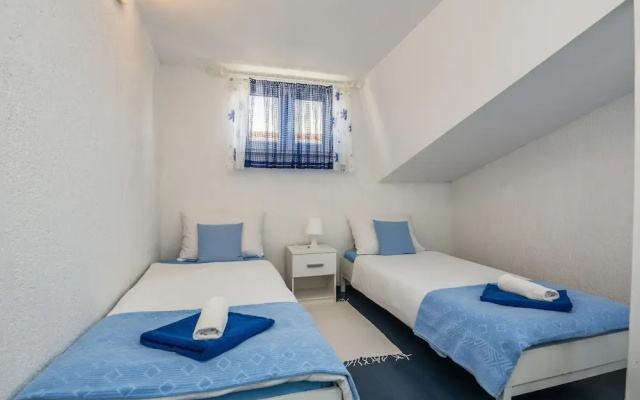 Awesome Home in Privlaka With Wifi and 1 Bedrooms