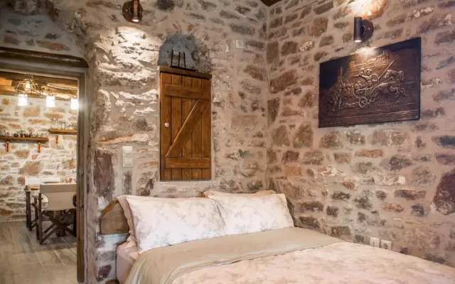 Karyoupolis Lounge Cave House