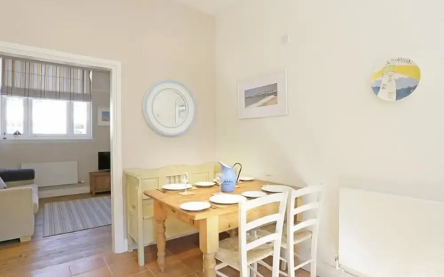 Delightful holiday home in Southwold with Garden