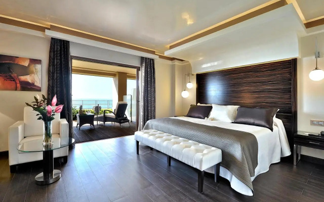 Aleysa Playa Aparthotel
