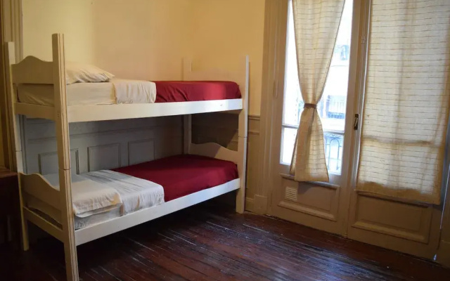Voyage Recoleta Hostel