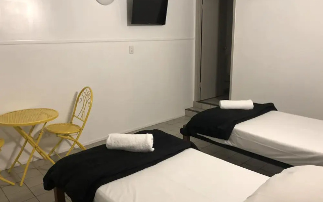 Airlie Waterfront Accomodation - Hostel