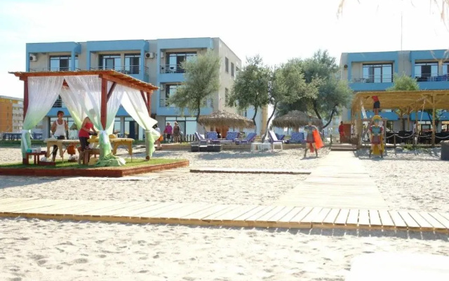 Blue Beach cm