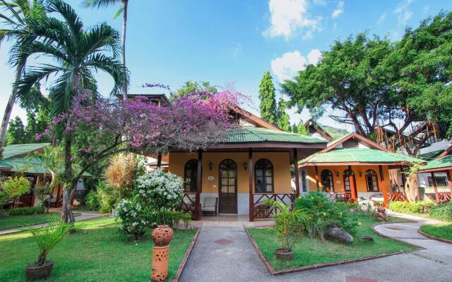 Отель Eden Bungalow Resort вид на фасад
