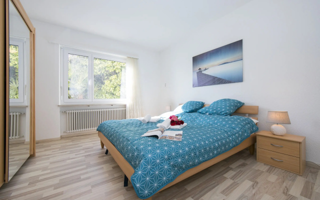 Bellevue apartment