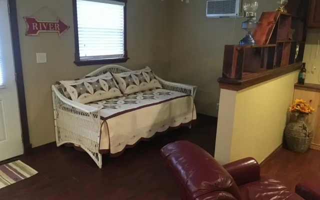 Scriv's River Haus