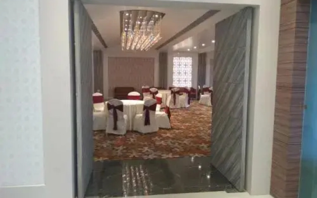 KL7 Hotel & Banquets